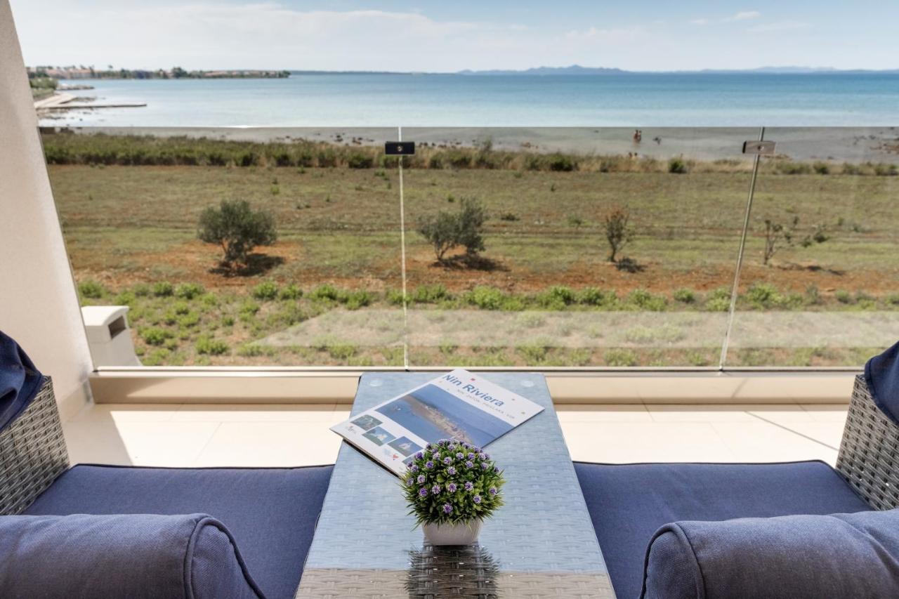 Beachfront Villas With Hot Tubs Sun Garden Privlaka  Zewnętrze zdjęcie