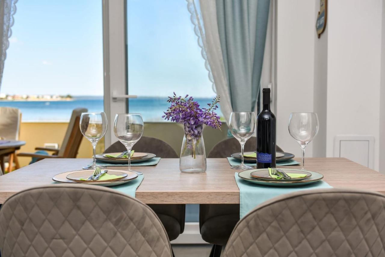 Beachfront Villas With Hot Tubs Sun Garden Privlaka  Zewnętrze zdjęcie